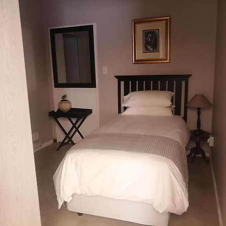 Avo Tree Guesthouse Парл Екстериор снимка