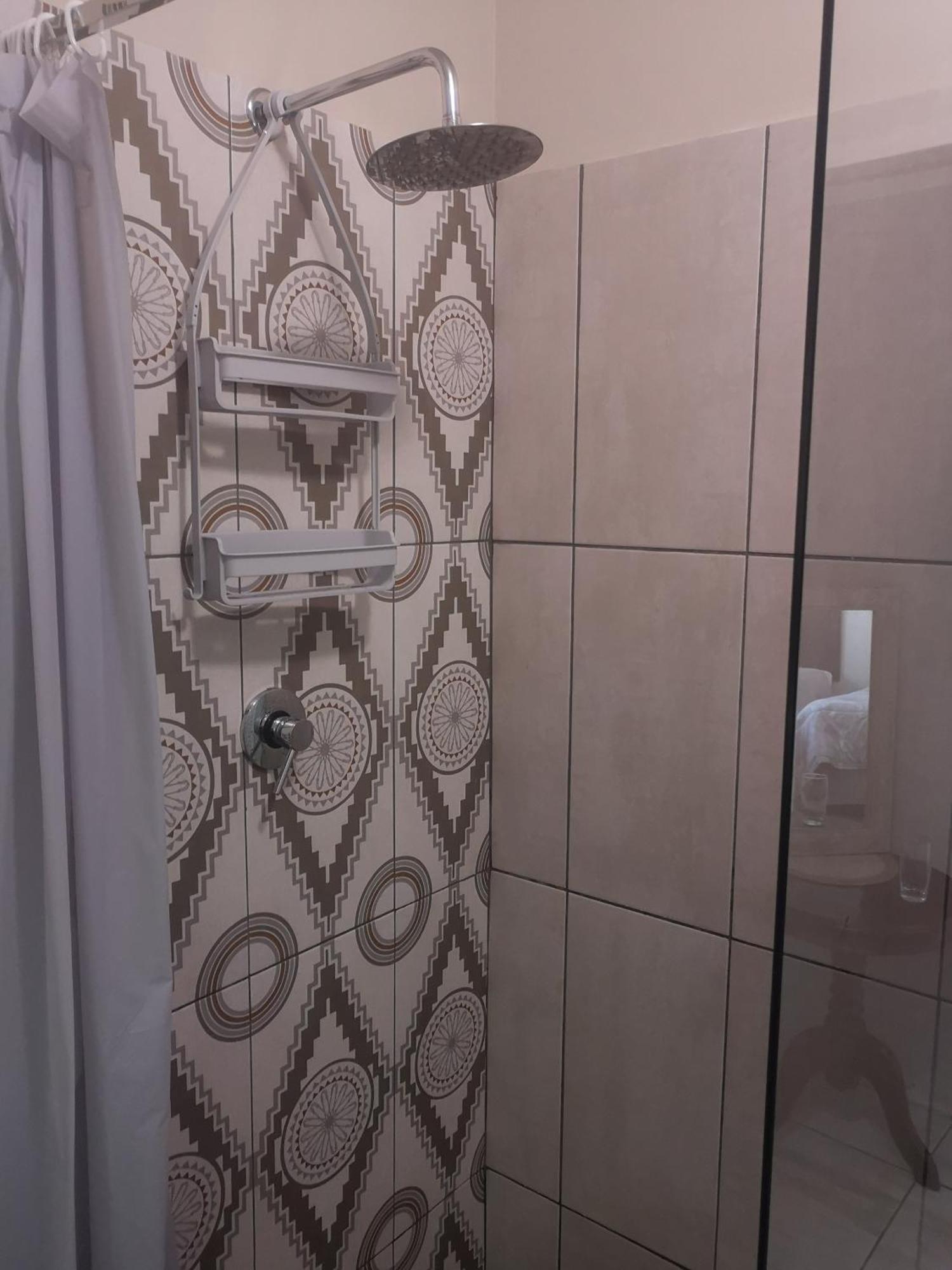 Avo Tree Guesthouse Парл Екстериор снимка